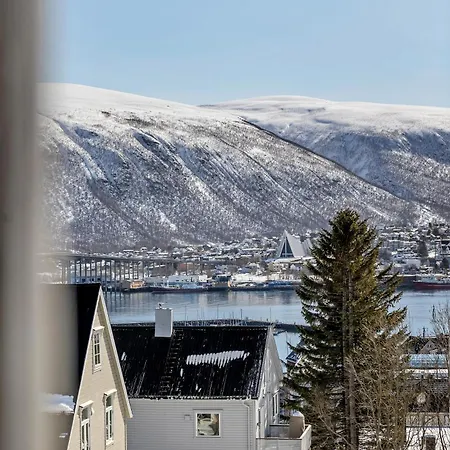 Lovely City Center Apartment With Amazing Views And Free Parking! Tromso Exterior photo