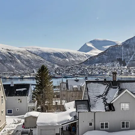 Lovely City Center Apartment With Amazing Views And Free Parking! Tromso Exterior photo