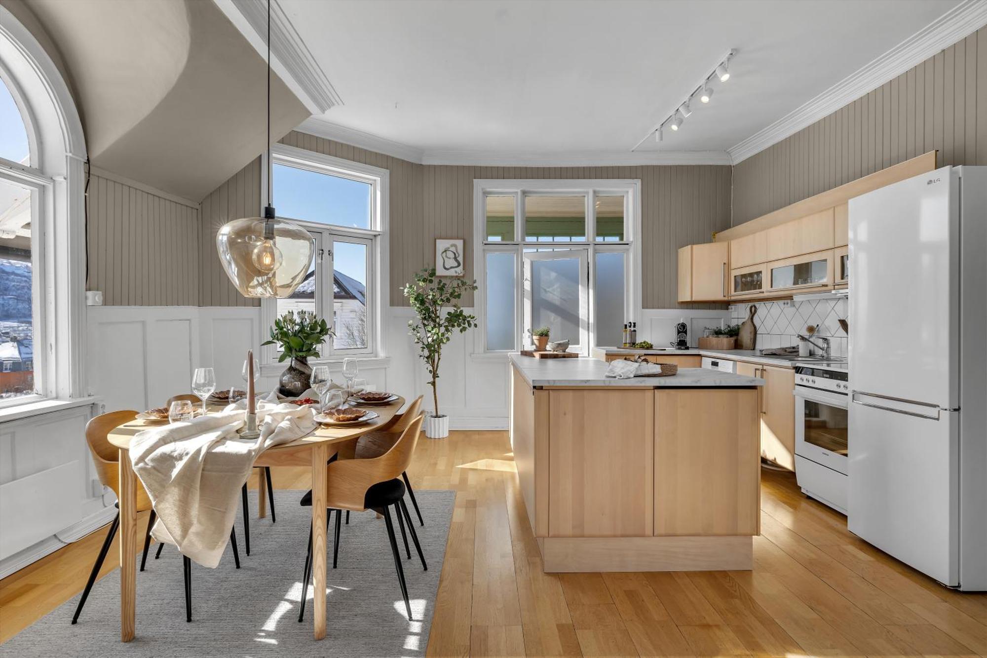 Lovely Center With Amazing Views And Free Parking! Tromsø