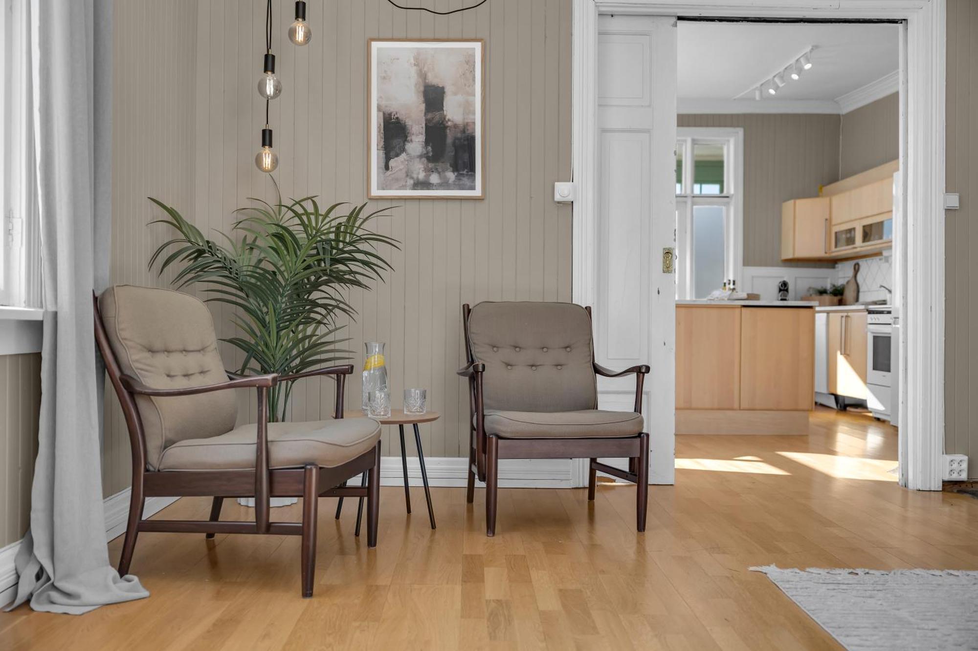 Lovely Center With Amazing Views And Free Parking! *