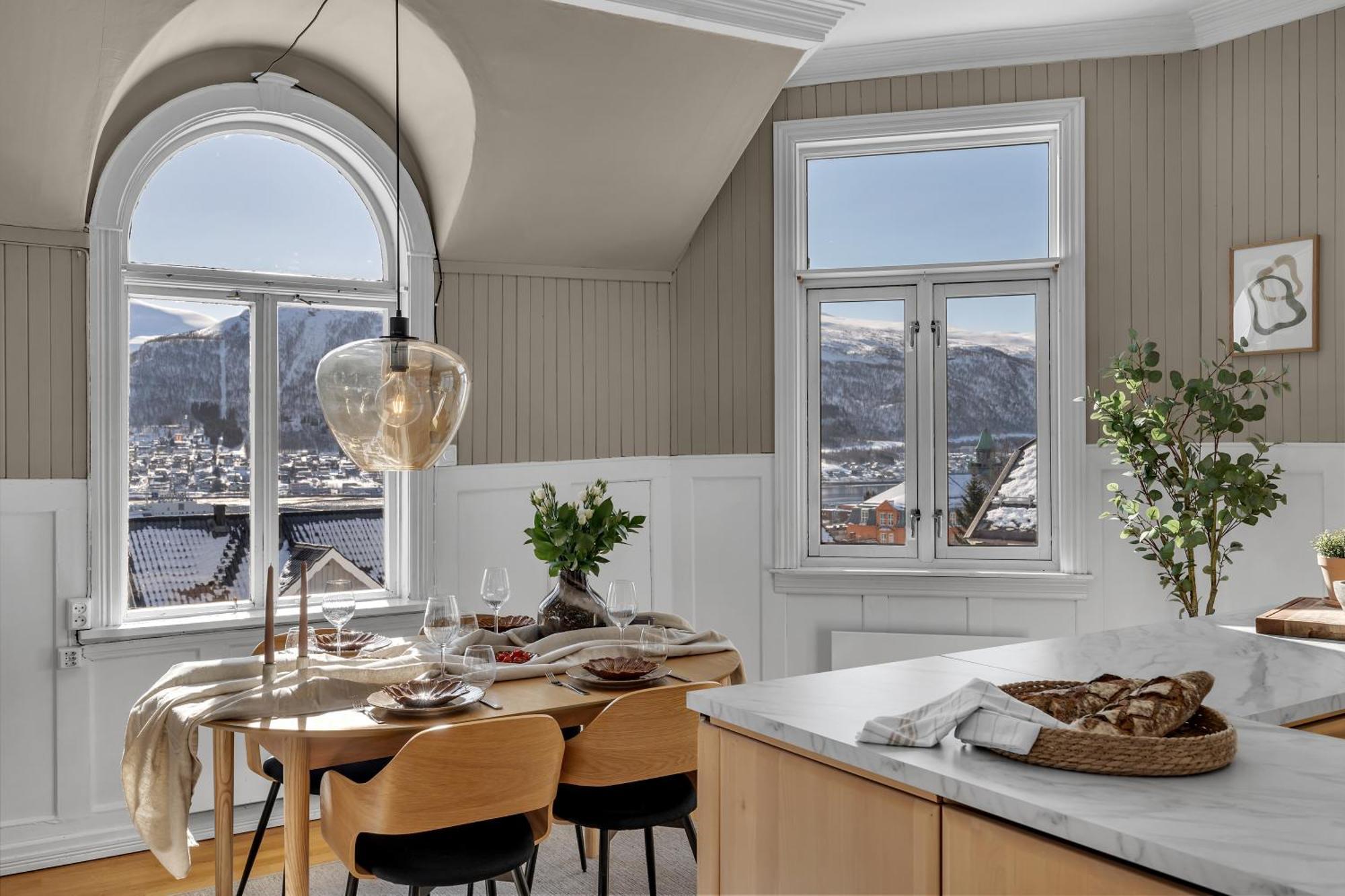 Lejlighed Lovely Center With Amazing Views And Free Parking! *